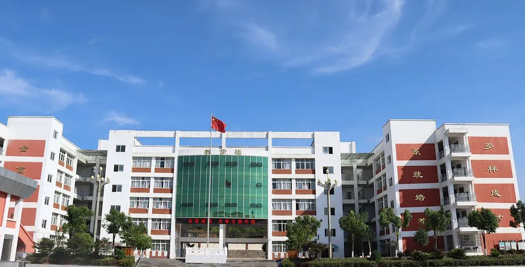 罗平县职业技术学校乱吗?