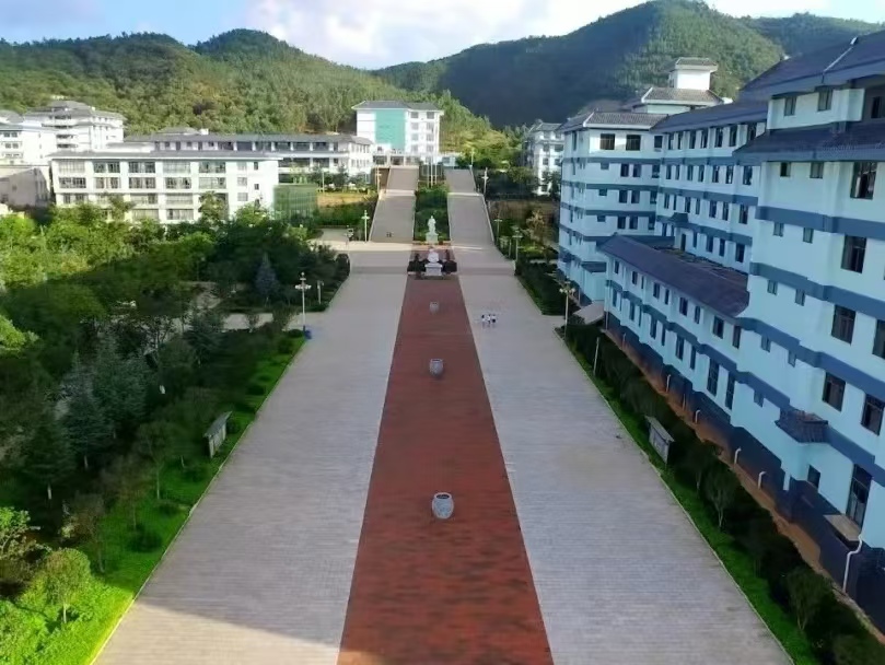 医教协同育英才，昆卫护航白衣梦/昆明卫生职业学院官网
