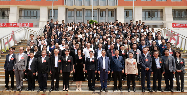 1774601393506251.png 教师1.png