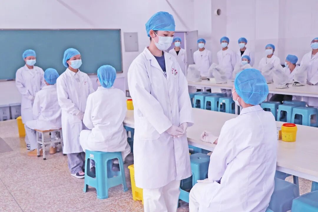 昆明市卫生学校2026怎么报名？