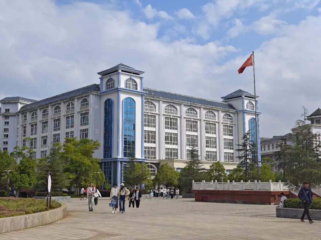 曲靖工商职业技术学校2026收费标准|贵不贵